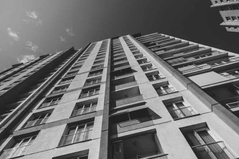 1. Wydarzenia FM w Polsce 2025-2026 – Najważniejsze Informacje o Nieruchomościach Komercyjnych